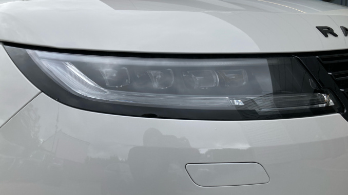 Land Rover Range Rover Sport 3.0 D300 Dynamic SE 5dr Auto Diesel Estate - Image 17